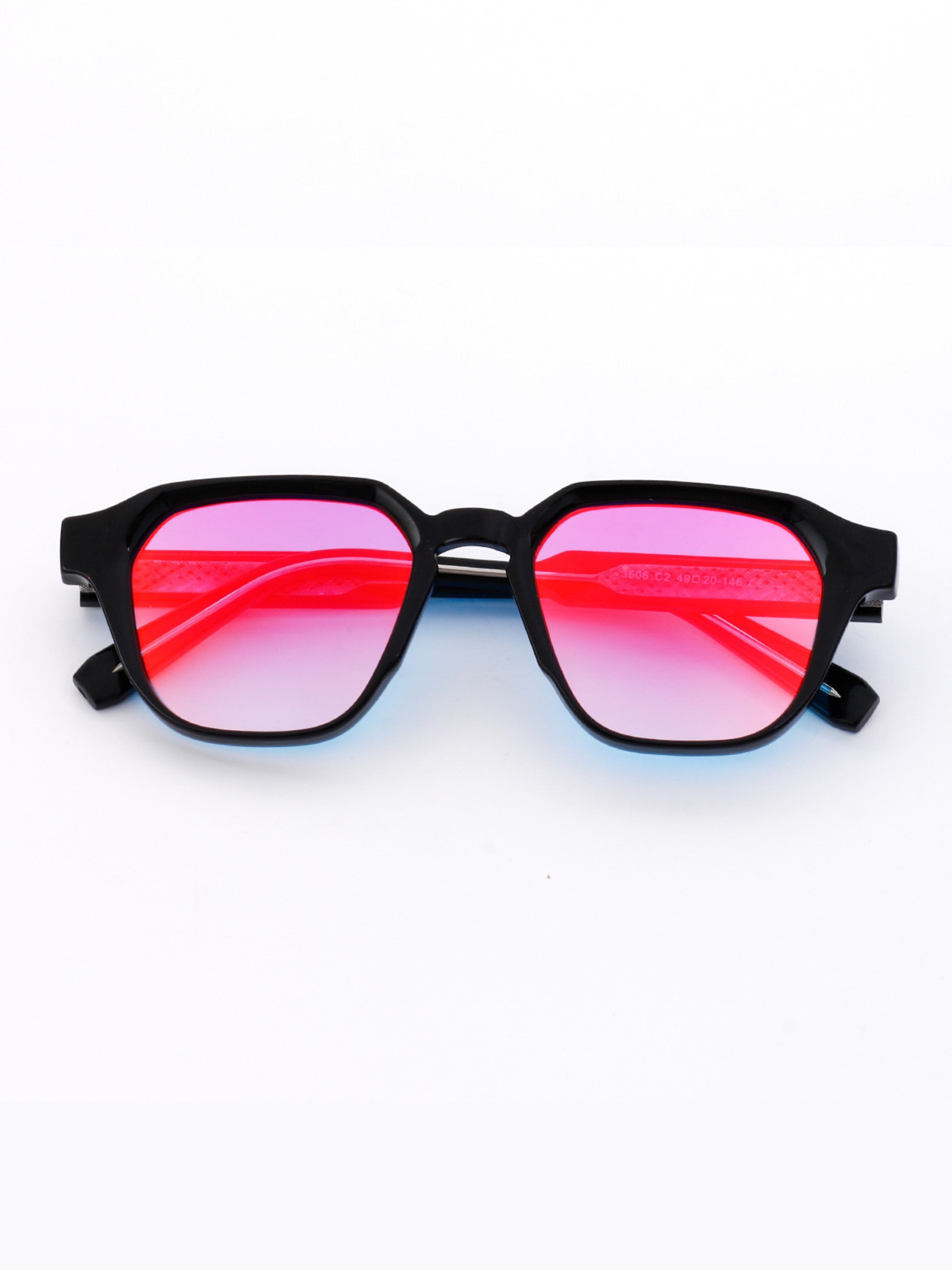 Valmont Red